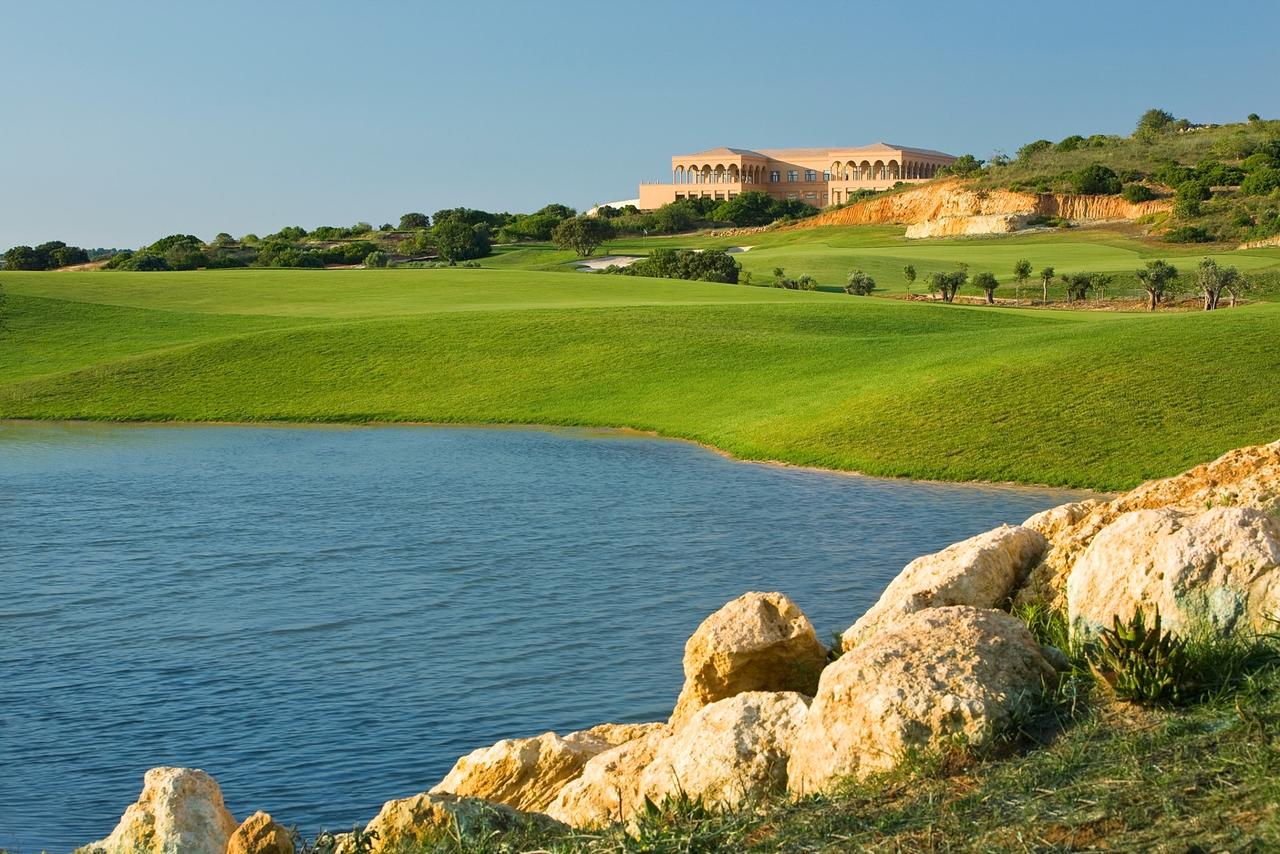 Transfer Faro Airport to Amendoeira Golf Resort