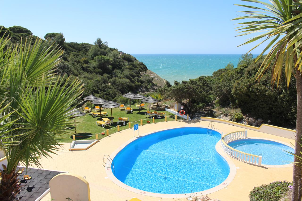 Transfers from Faro Airport to Rocha Brava Village Resort
