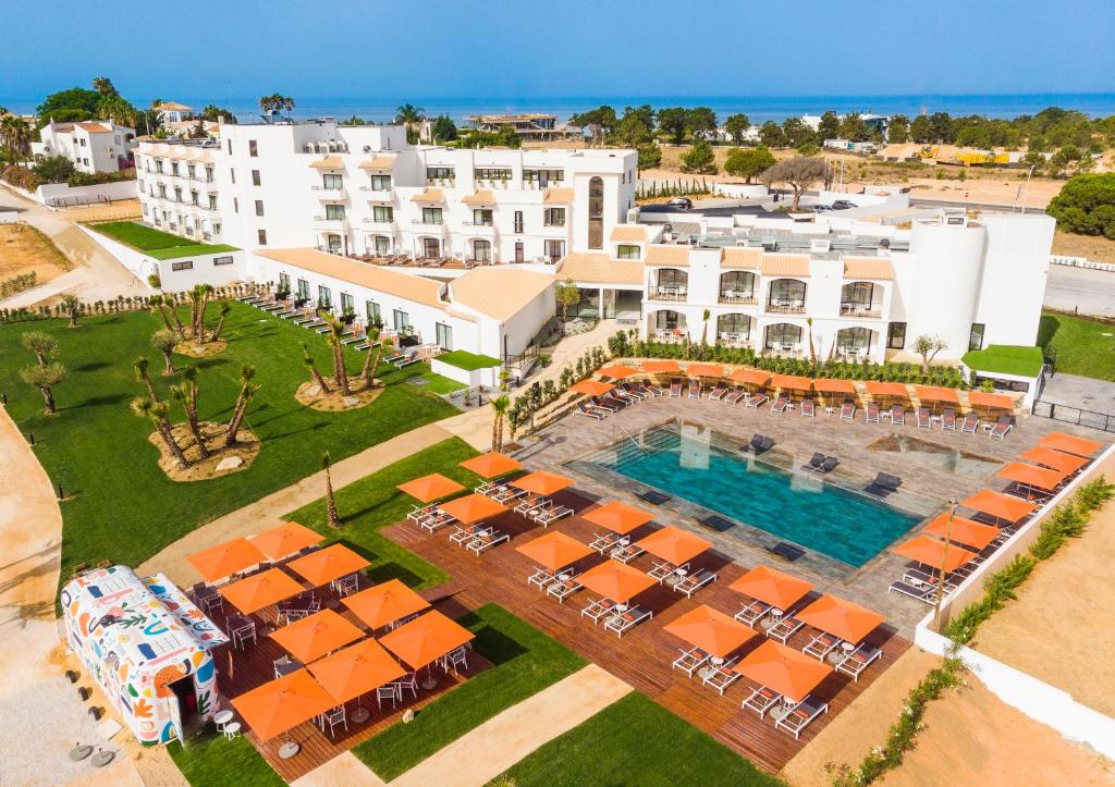 Regency Salgados Hotel
